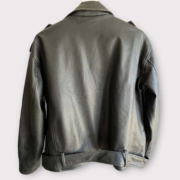 Missguided Oversized Faux Leather Jacket - Picture 4 of 10